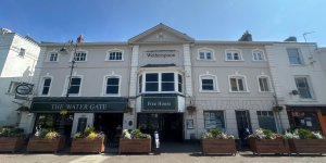 Wetherspoon puts six pubs on the market