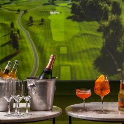 Five Iron Golf opens first UK location