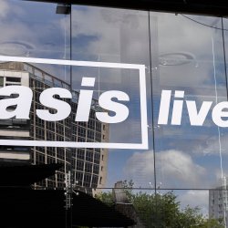 Supersonic sales thanks to the Oasis effect