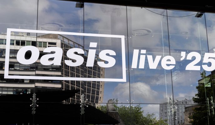 Supersonic sales thanks to the Oasis effect