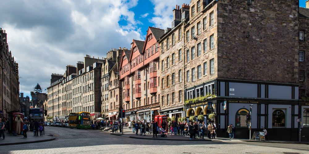 Edinburgh tourist tax to proceed with delays
